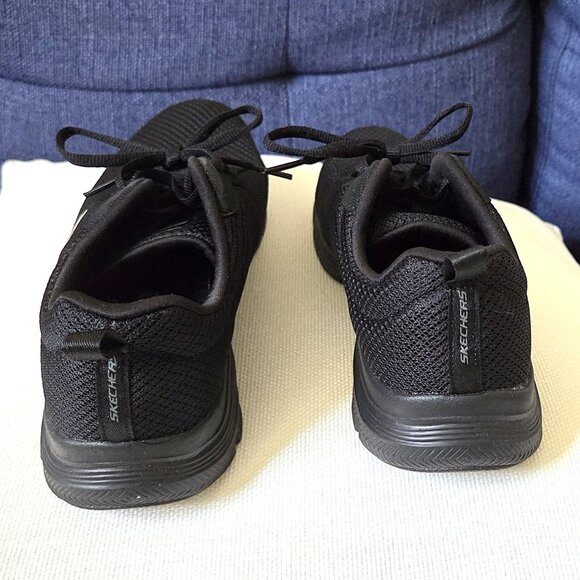 Skechers/Black Comfort Sneakers/Women's/Size 7/Used Only One Time - Picture 9 of 12
